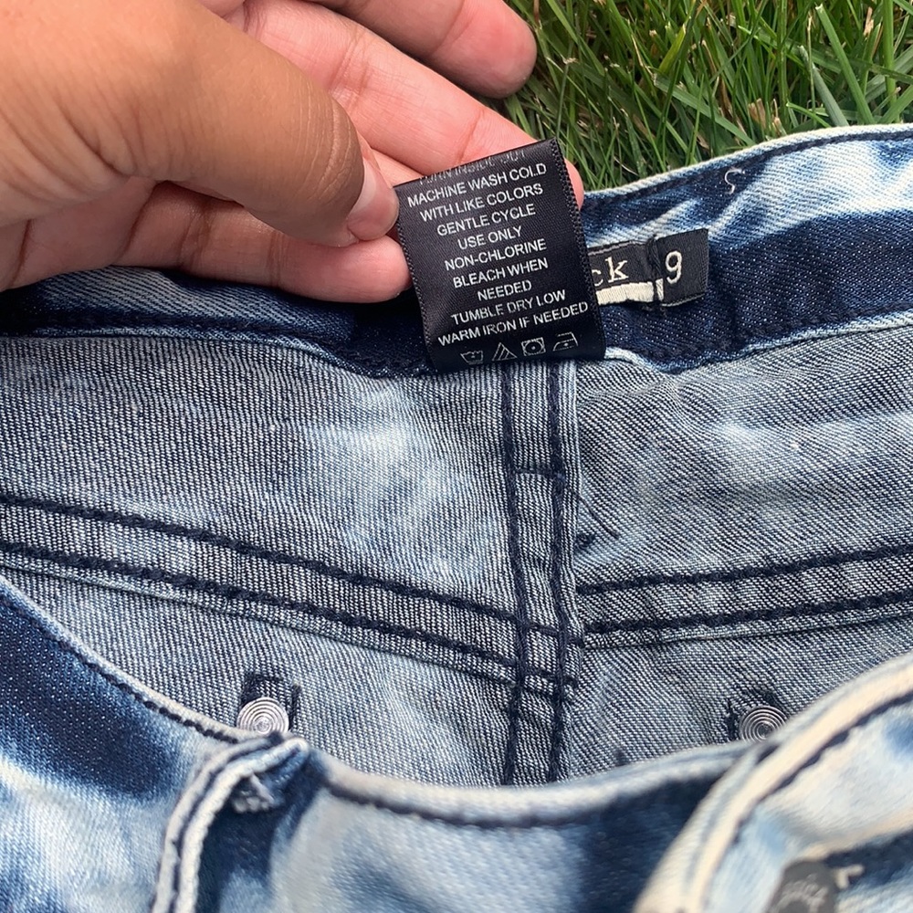 Denim shorts - Picture 4 of 6